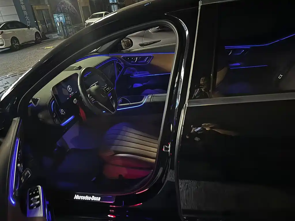 Mercedes-Benz E-Class — миниатюра 4