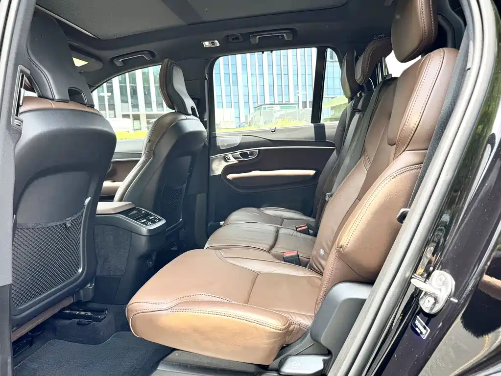 Volvo XC90 2022 B6 Luxury 7 мест