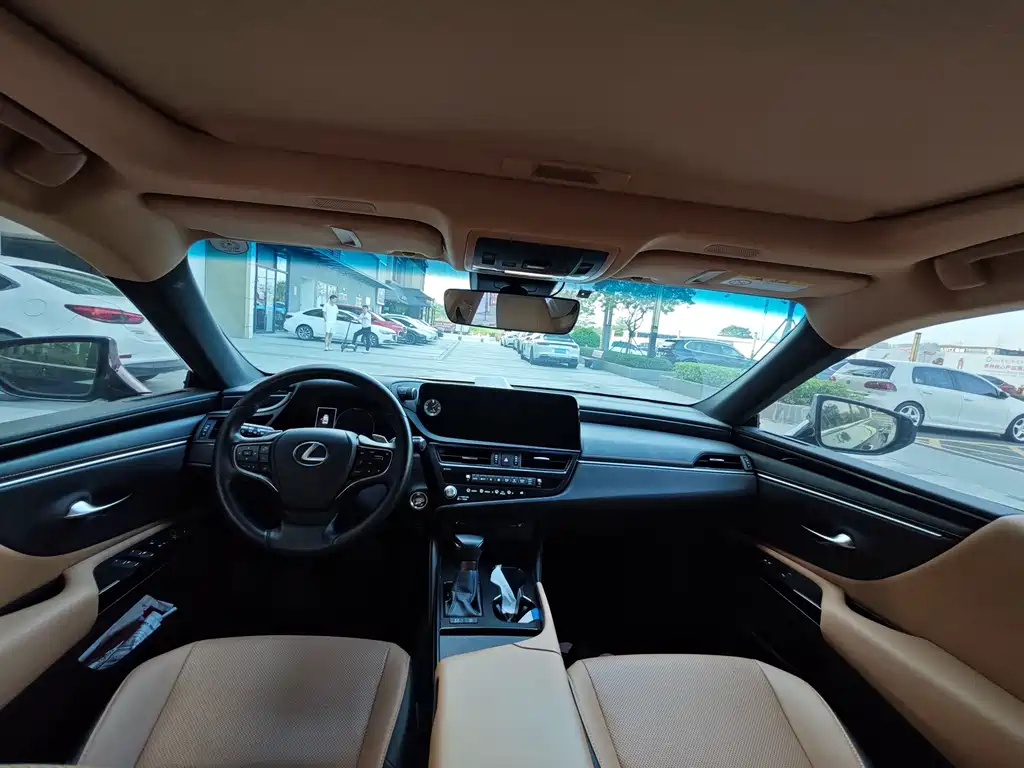 Lexus ES — миниатюра 8