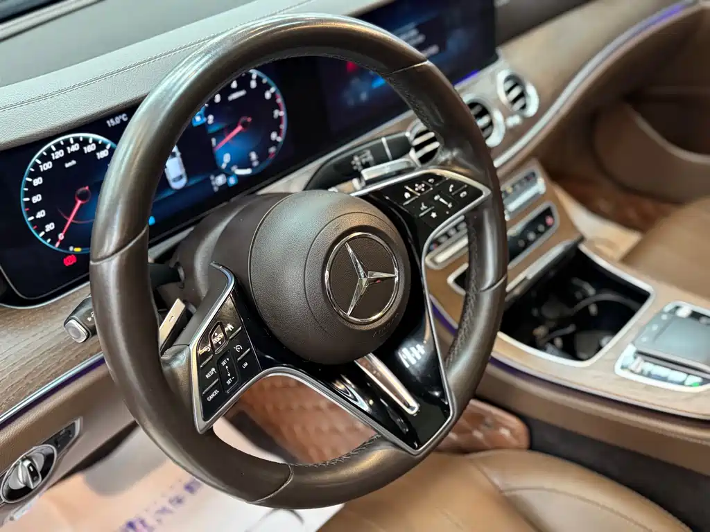 MERCEDES-BENZ E CLASS