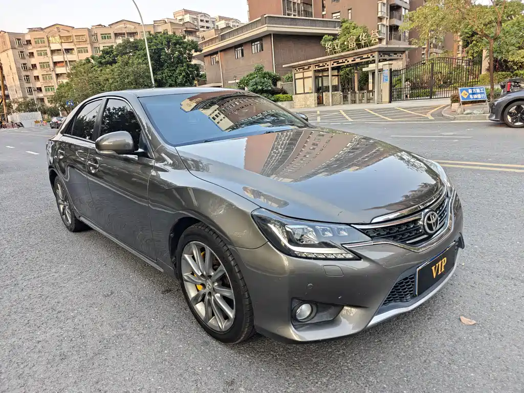 Toyota Reiz — миниатюра 3