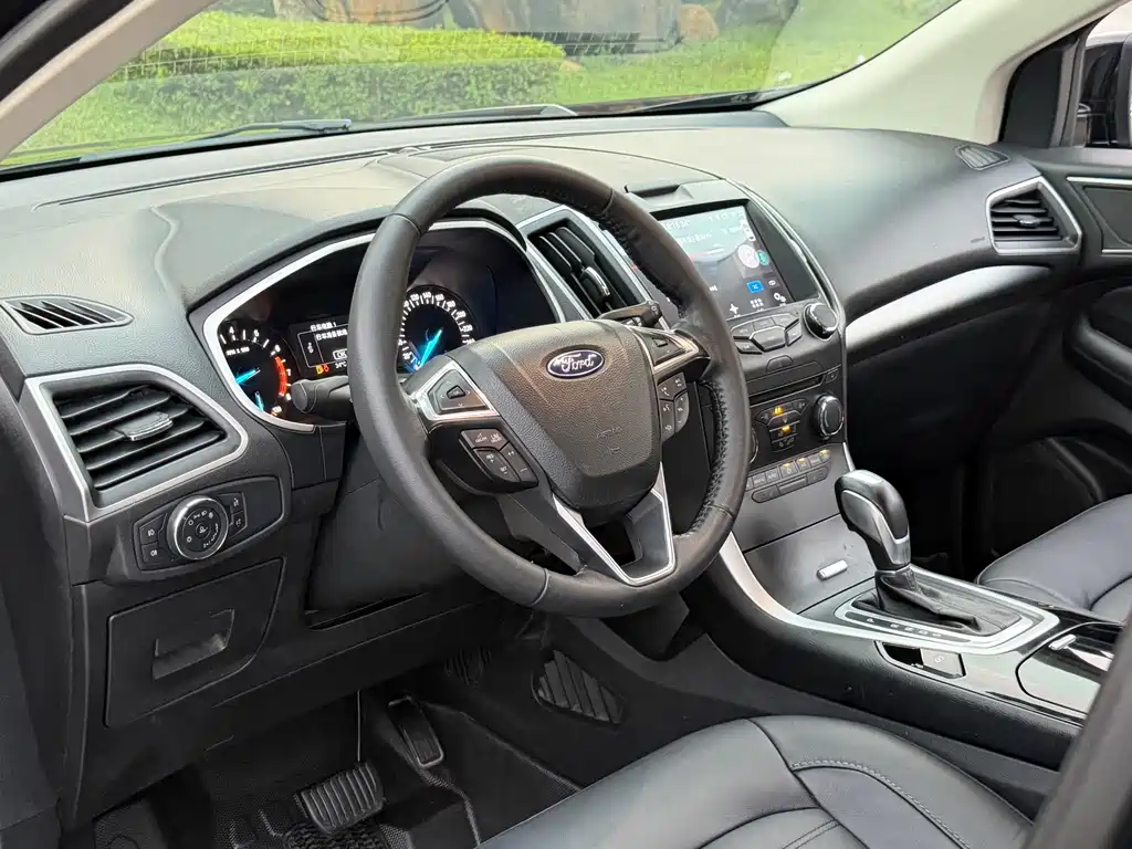 Ford Edge — миниатюра 8