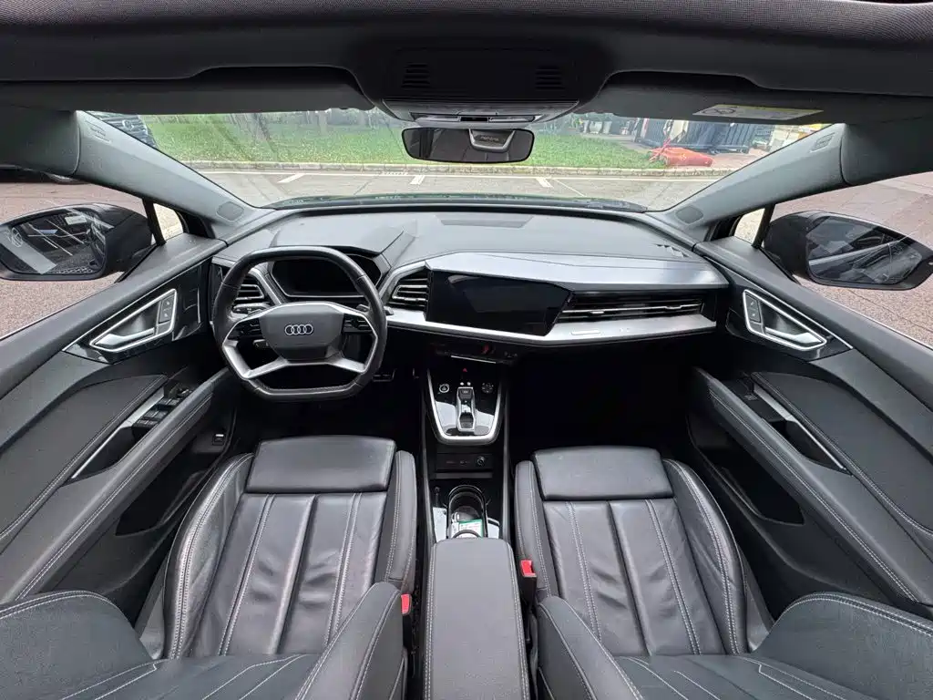 Audi Q4 e-tron — миниатюра 18