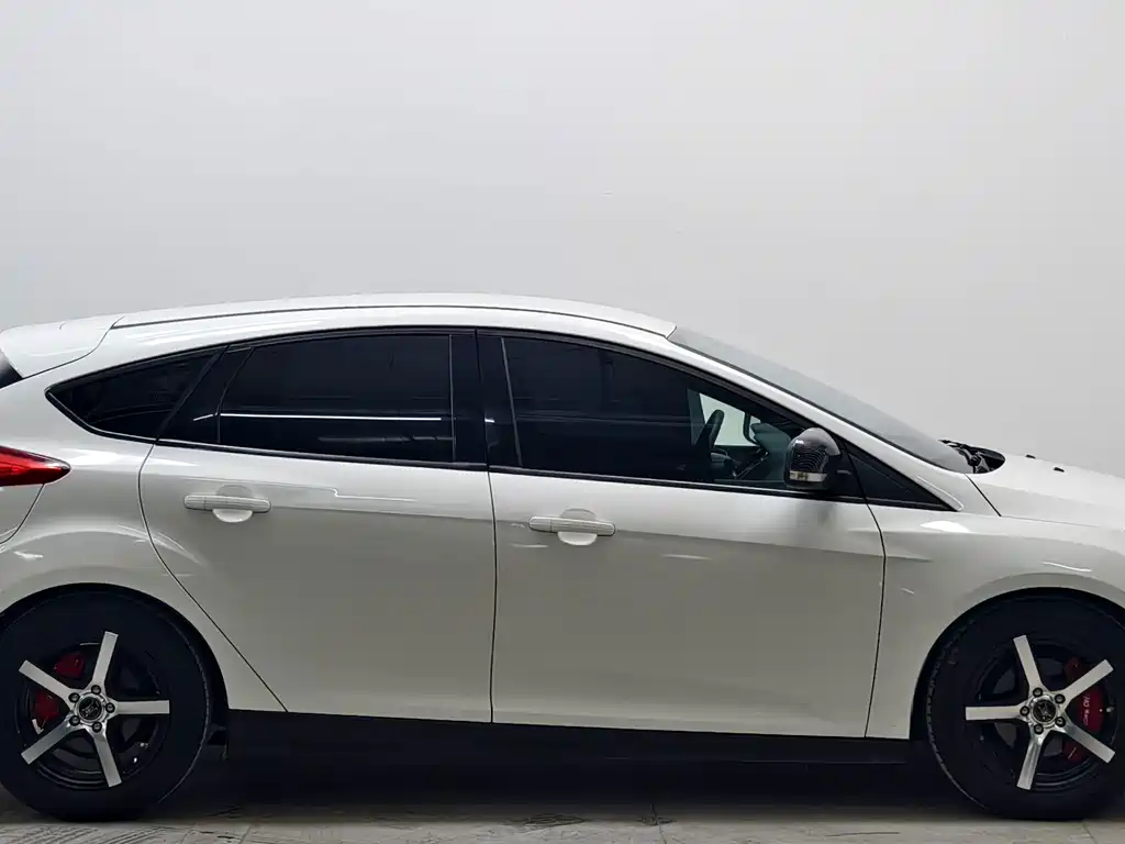 Ford Focus — миниатюра 8