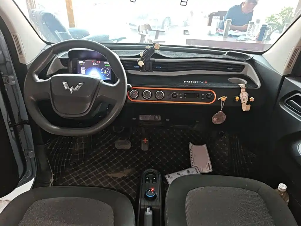 Wuling MINIEV — миниатюра 10