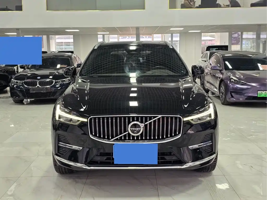 Volvo XC60 2023 B5 Luxury