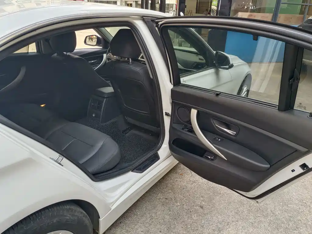 BMW 3 Series — миниатюра 7
