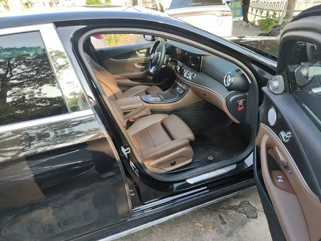 Mercedes-Benz E-Class — миниатюра 19