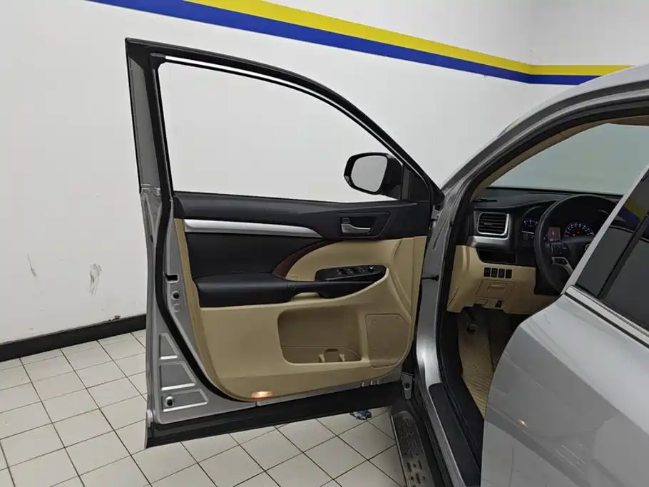 Toyota Highlander — миниатюра 7