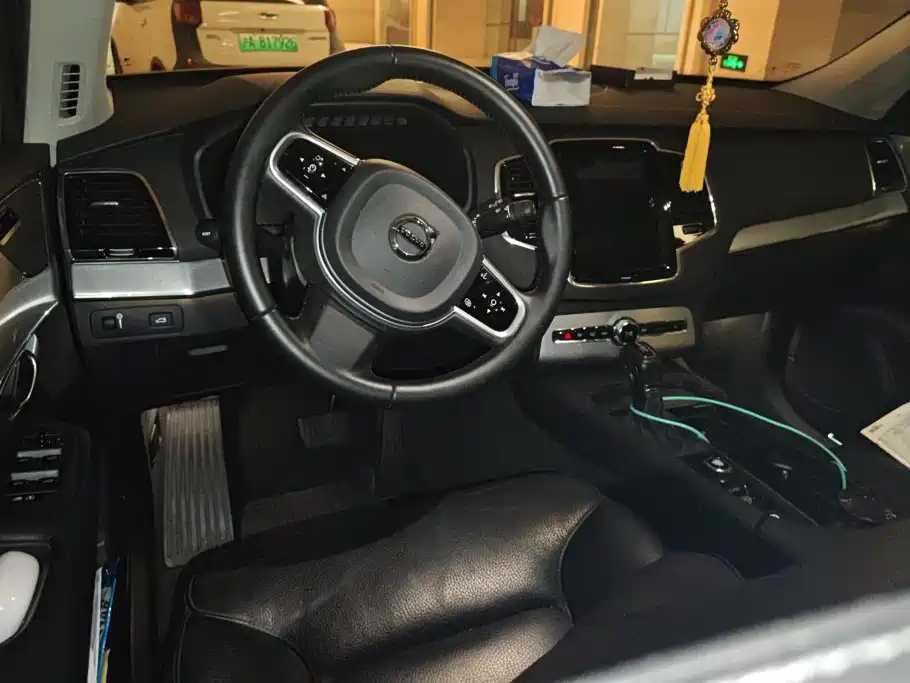 Volvo XC90 — миниатюра 12