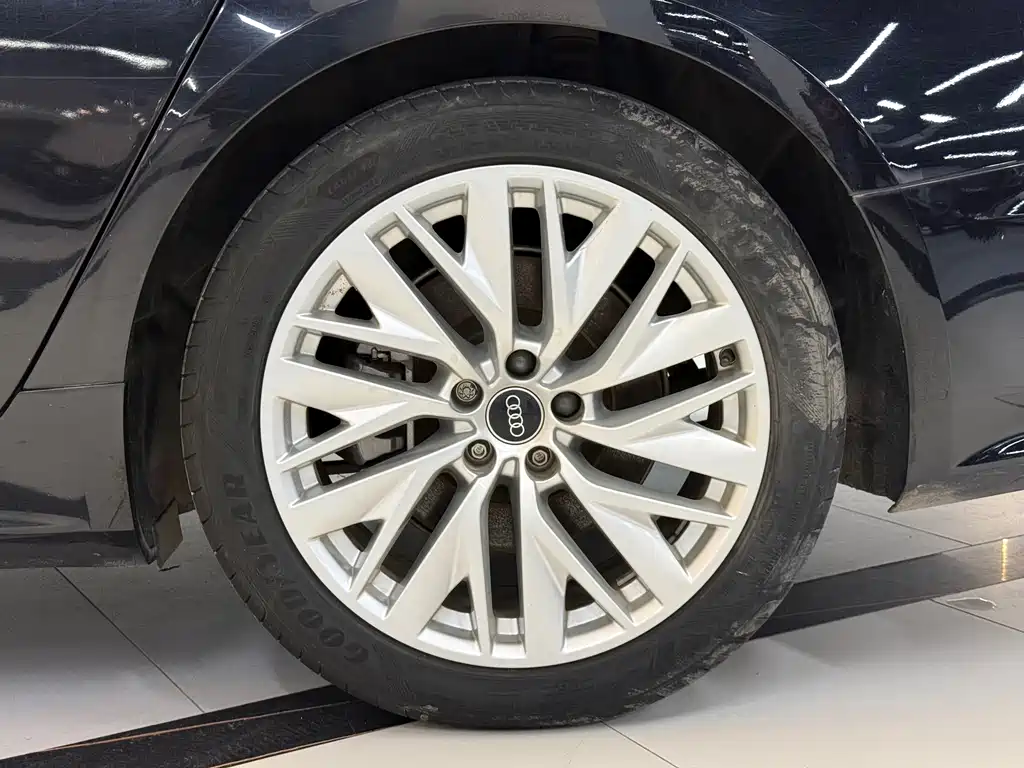Audi A7L — миниатюра 22