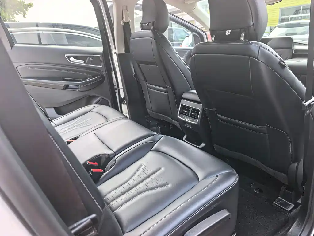Ford Edge — миниатюра 9