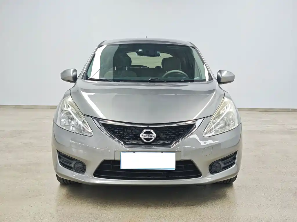 Nissan Tiida — миниатюра 2