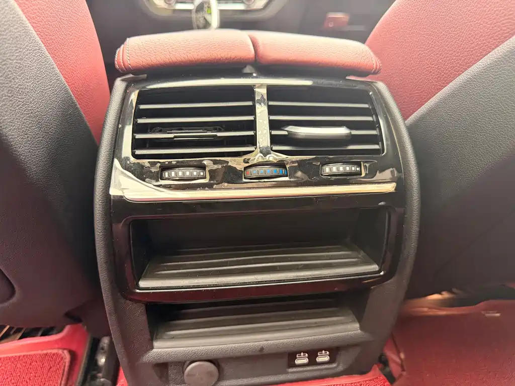 BMW 5 Series — миниатюра 13
