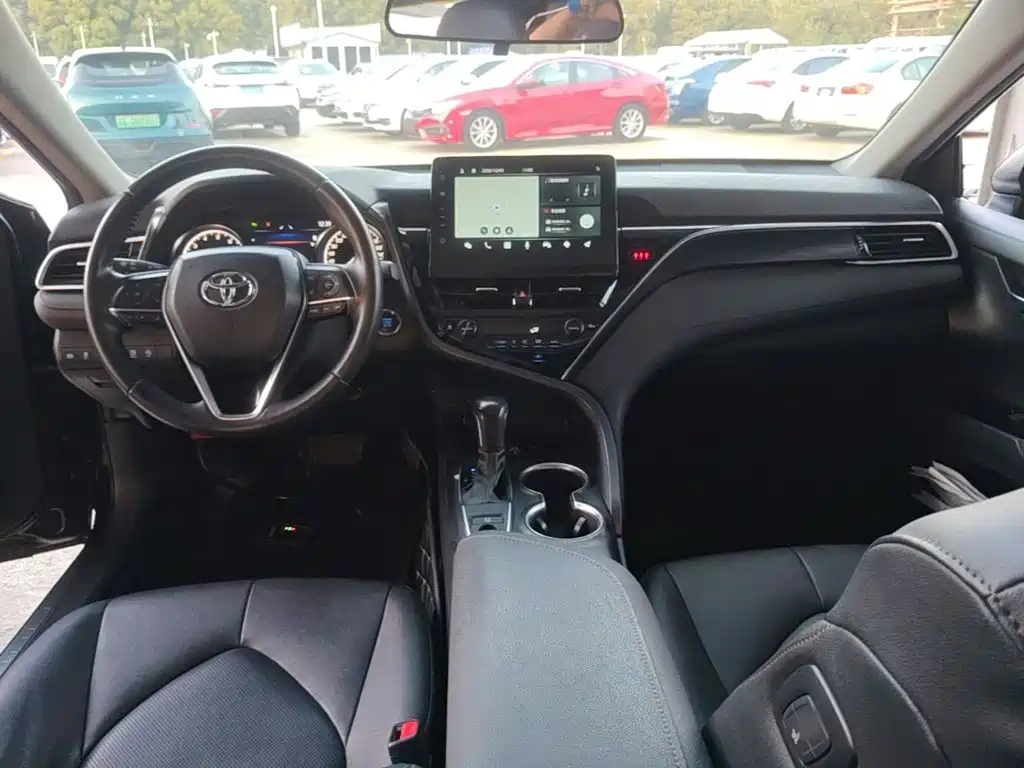 Toyota Camry — миниатюра 10