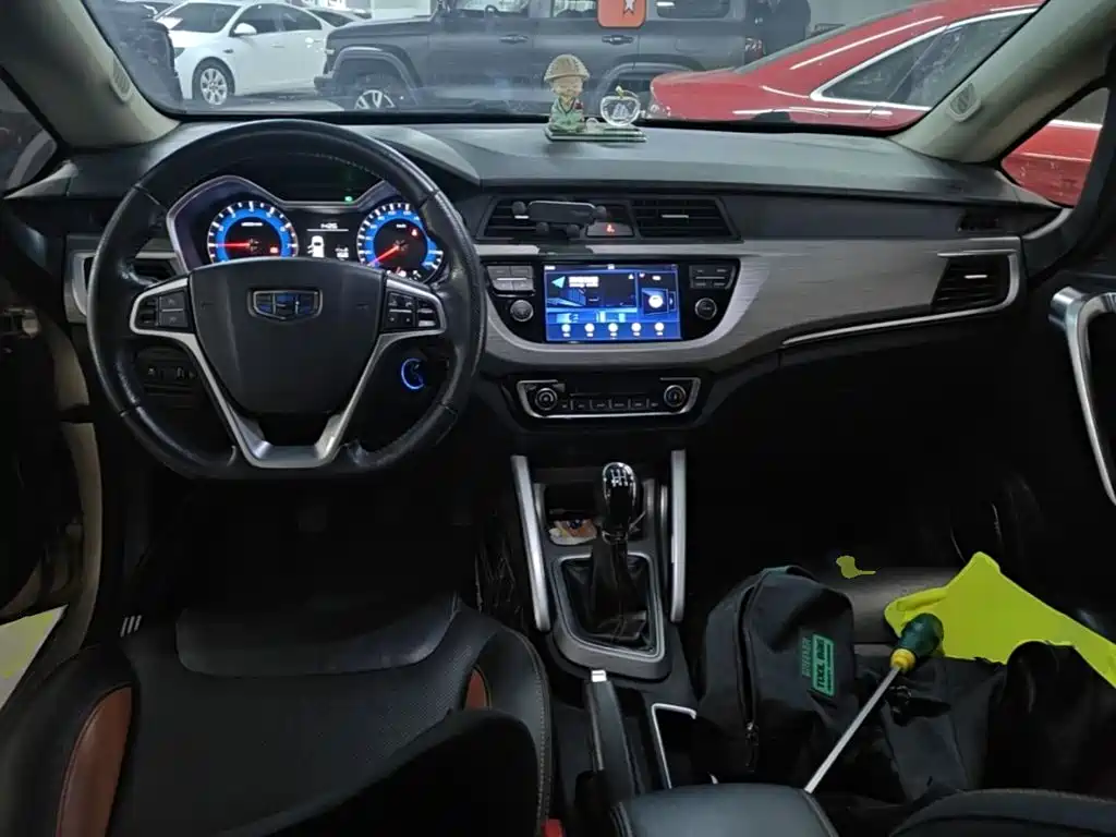 Geely Vision X3 — миниатюра 10