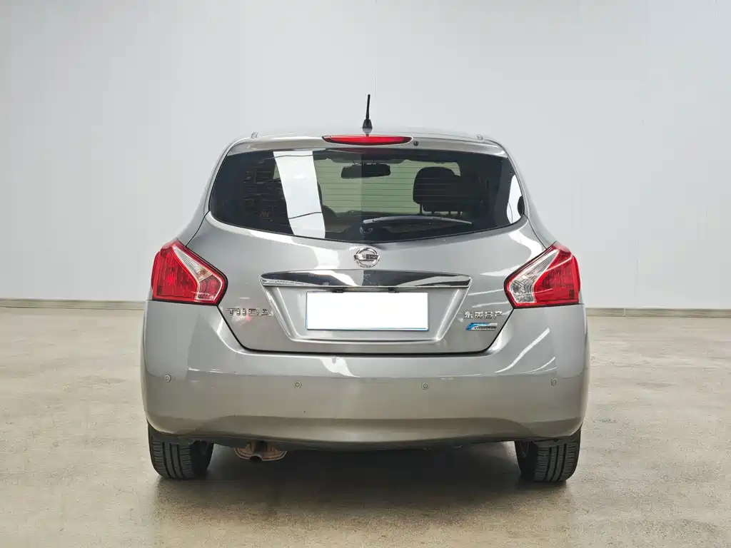 Nissan Tiida — миниатюра 5