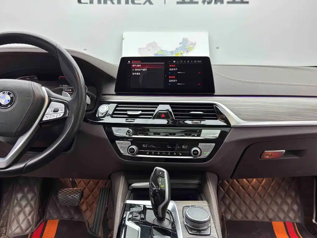 BMW 5 Series — миниатюра 13