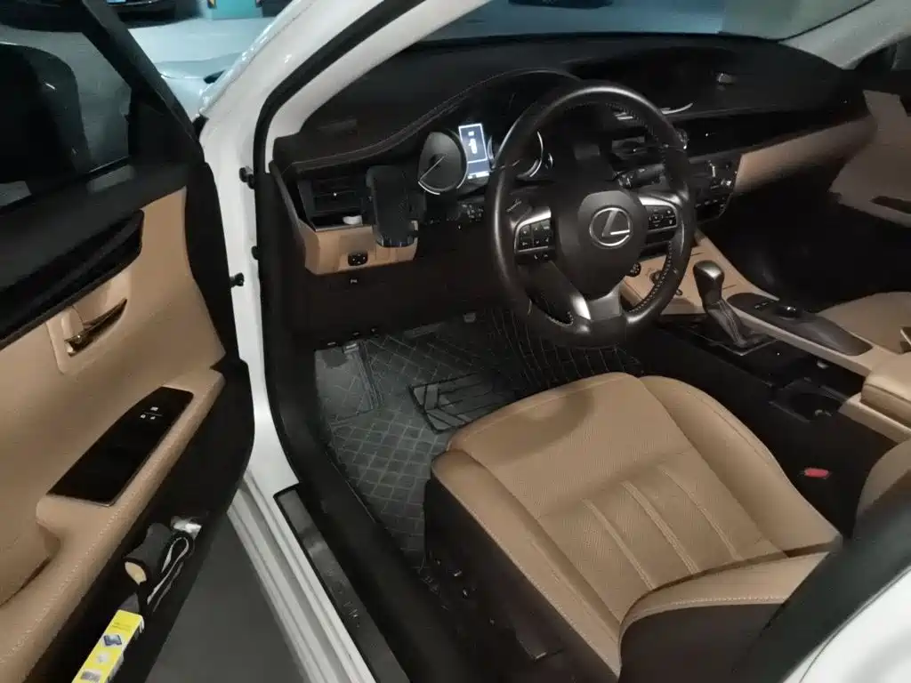 Lexus ES — миниатюра 17