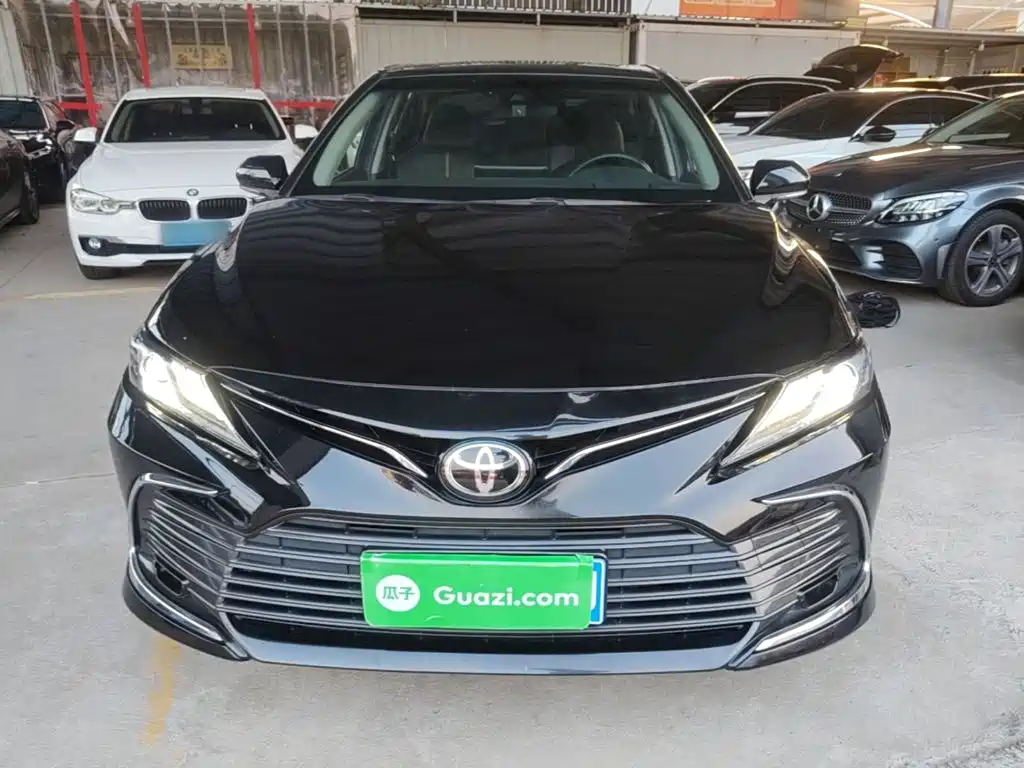 Toyota Camry — миниатюра 3