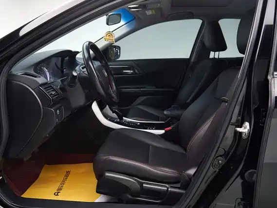 Honda Accord — миниатюра 18
