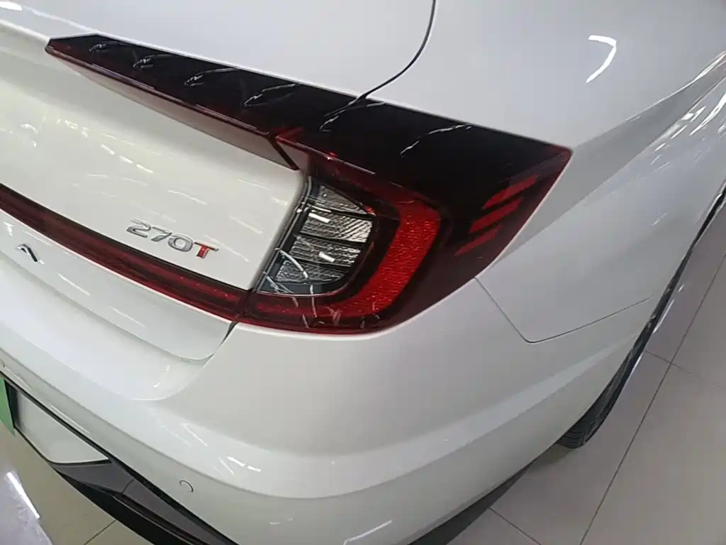 Hyundai Sonata — миниатюра 8