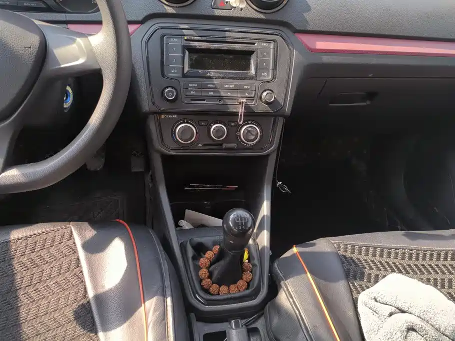 Volkswagen Jetta — миниатюра 16