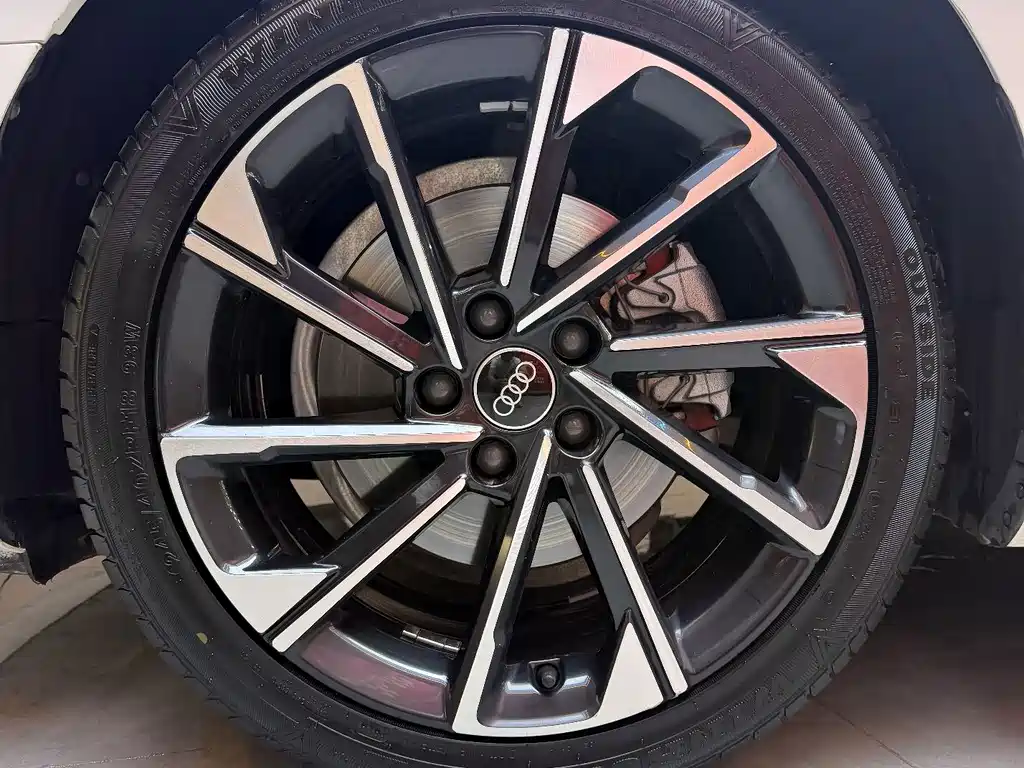 Audi A4L — миниатюра 13