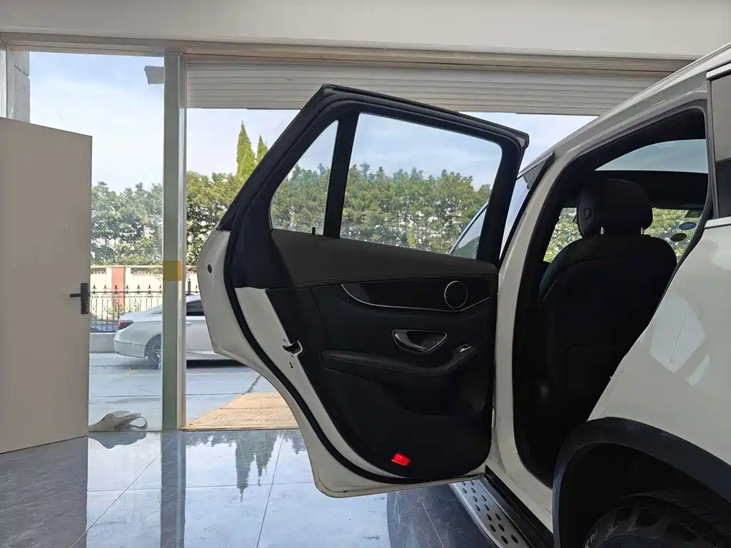 Mercedes-Benz GLC — миниатюра 10