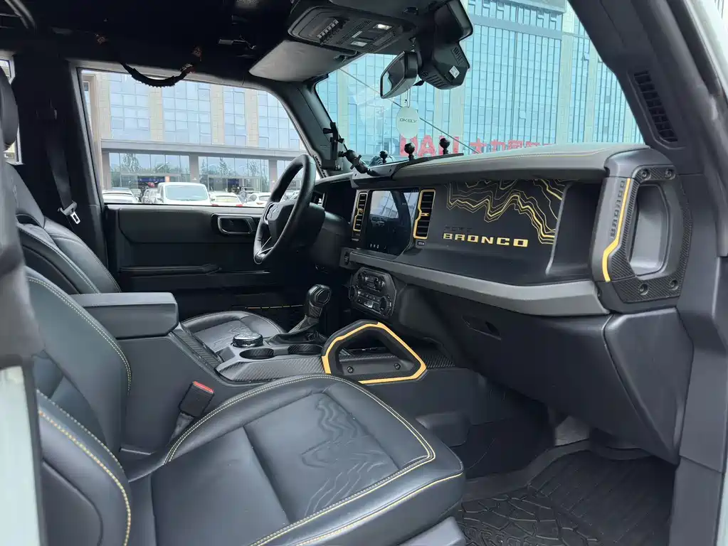 Ford Bronco — миниатюра 8