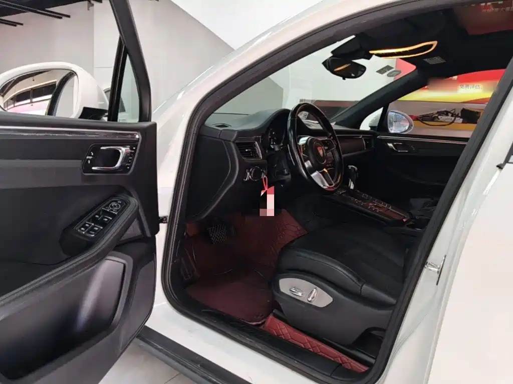 Porsche Macan — миниатюра 16