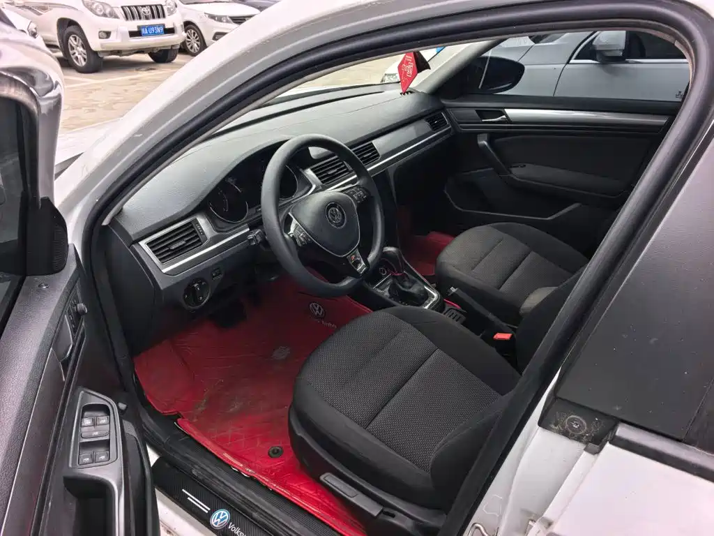 Volkswagen Bora — миниатюра 7