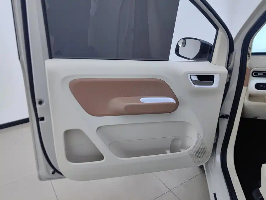 Wuling MINIEV — миниатюра 7