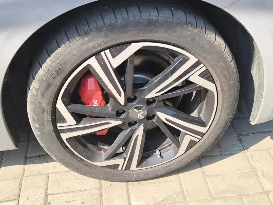 Hongqi Hongqi EH7 — миниатюра 6