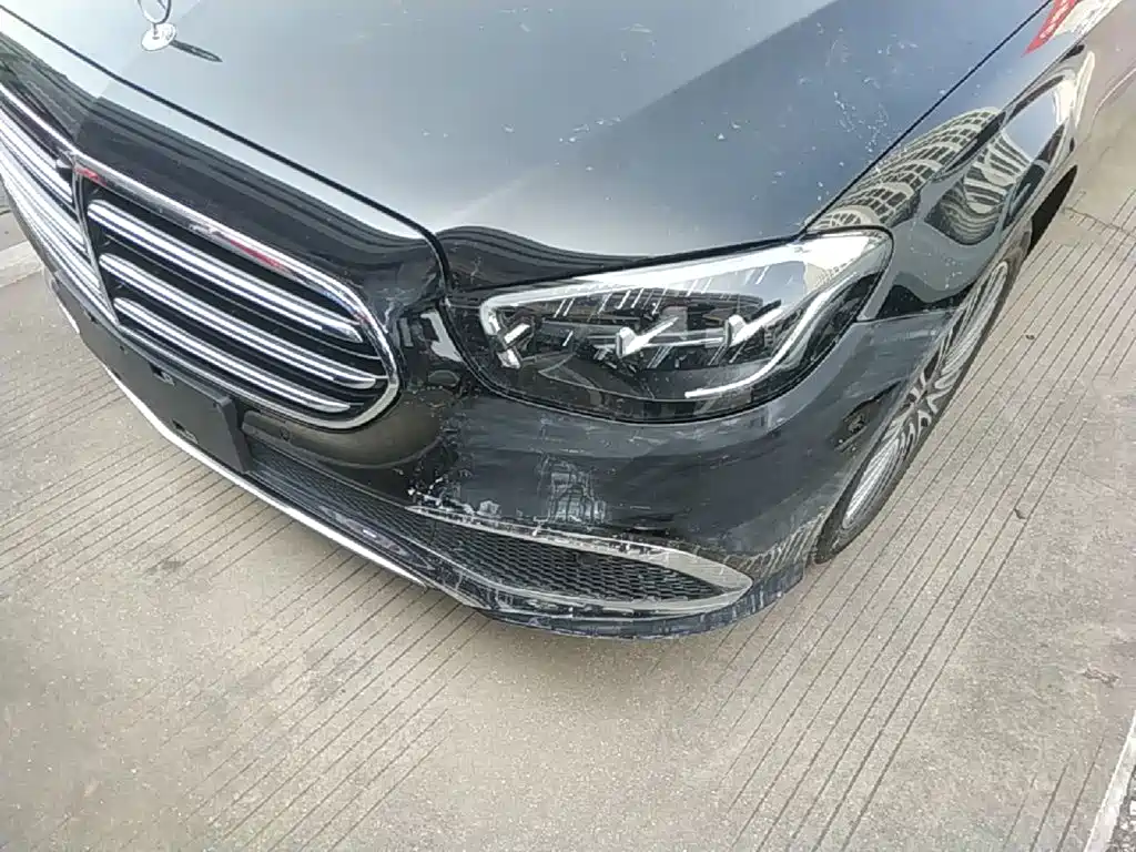 Mercedes-Benz E-Class — миниатюра 24