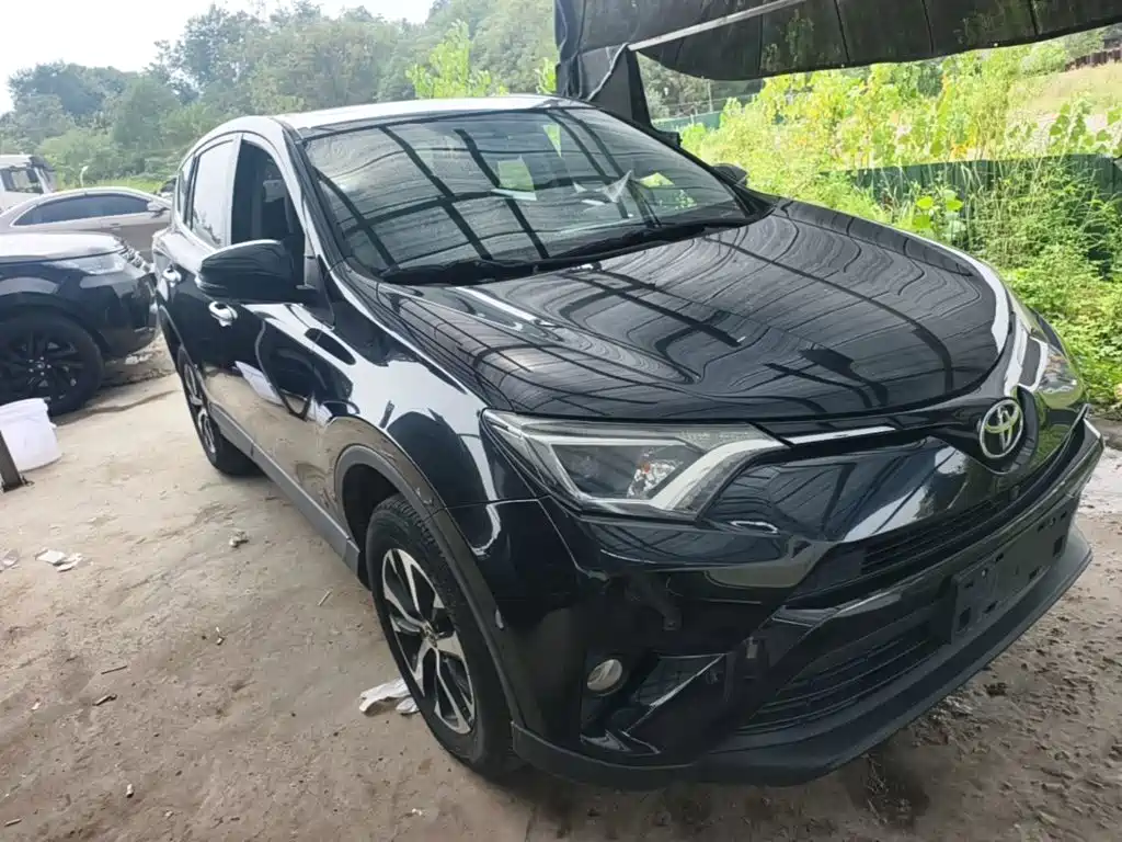 Toyota RAV4 — миниатюра 4
