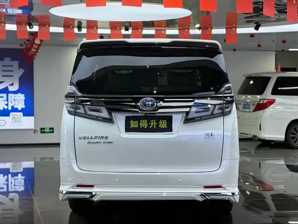 Toyota Alphard — миниатюра 8