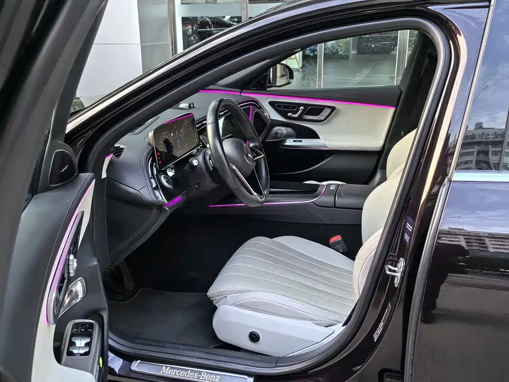 Mercedes-Benz E-Class — миниатюра 3