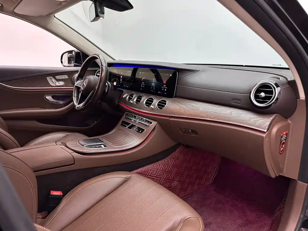 Mercedes-Benz E-Class — миниатюра 11