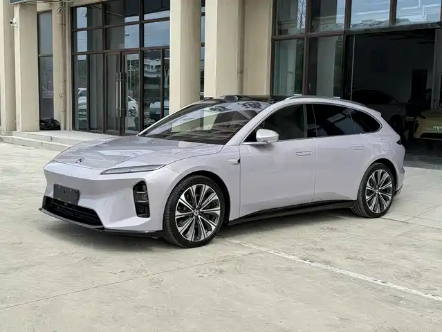 2025 Nio ET5