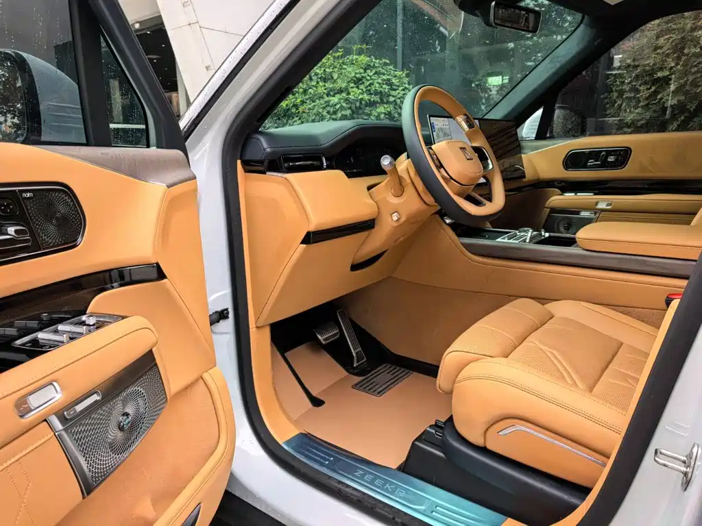 Zeekr 9X 2025 Hyper 70kWh мест