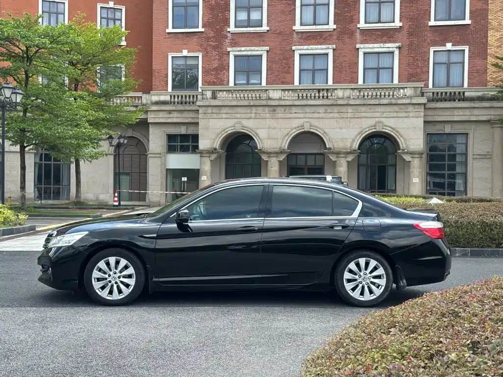 Honda Accord — миниатюра 14