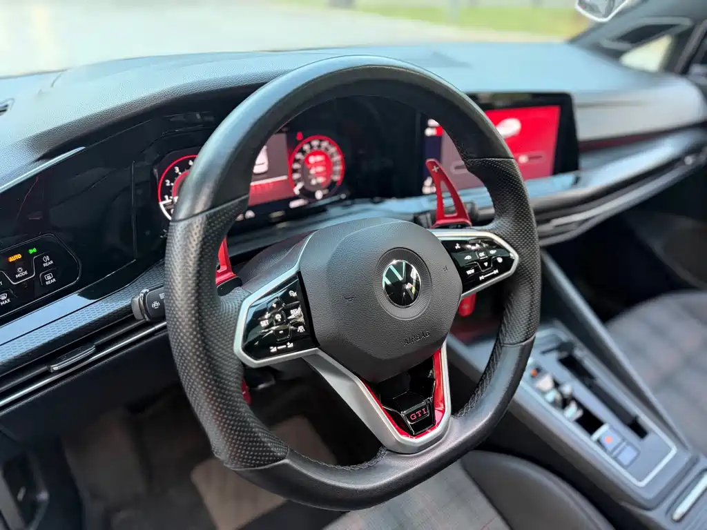 Volkswagen Golf GTI — миниатюра 25