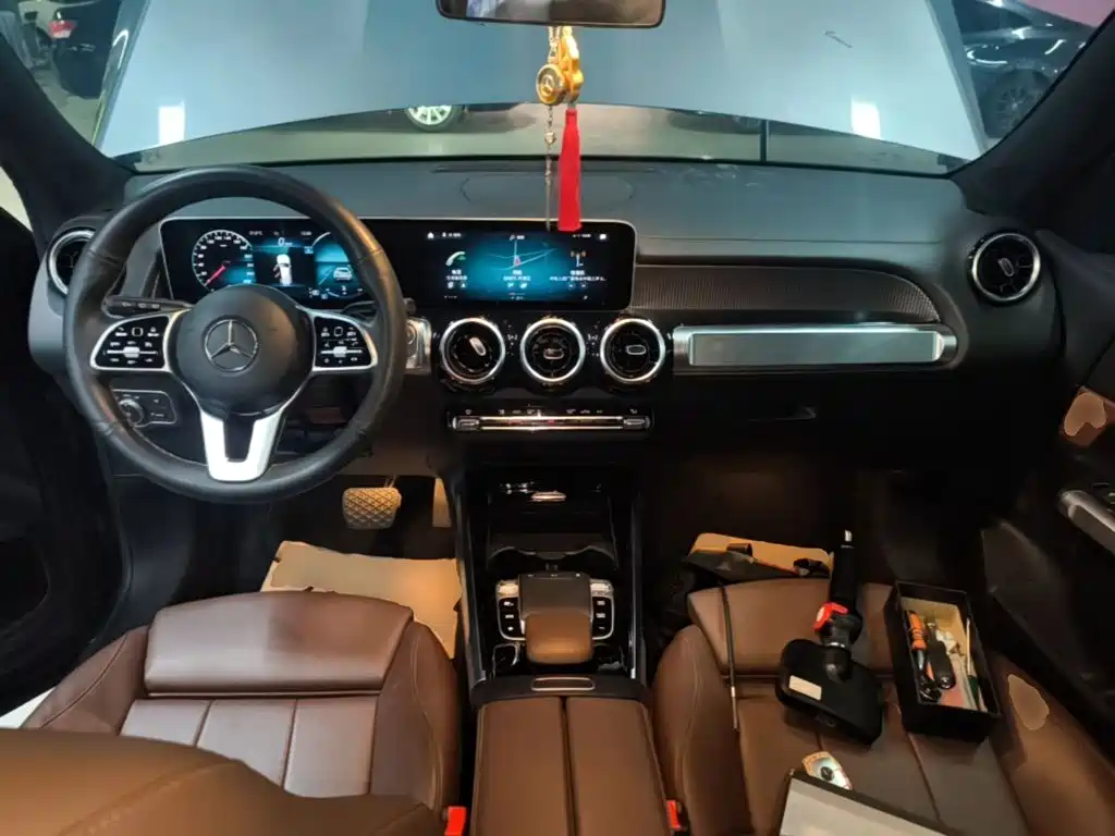 Mercedes-Benz GLB — миниатюра 10