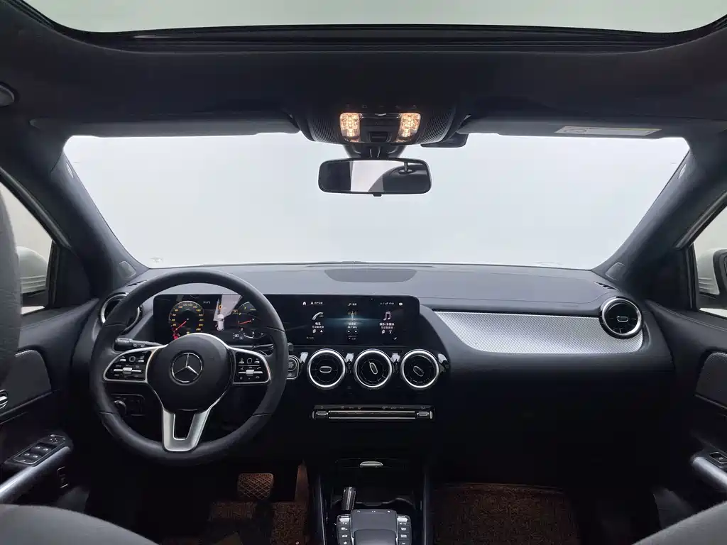 Mercedes-Benz GLA — миниатюра 8