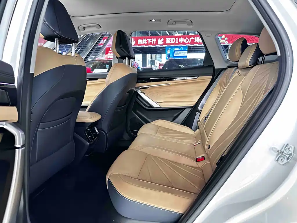 Geely Boyue L L 2023 1.5TD DCT Luxury