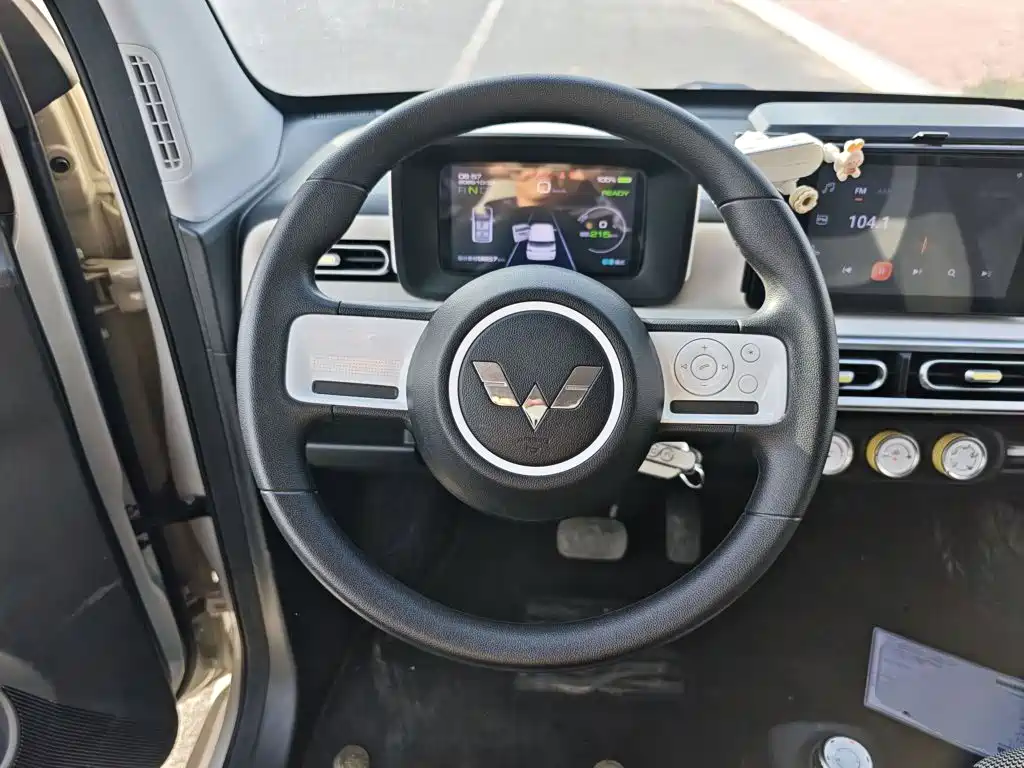 Wuling MINIEV — миниатюра 11