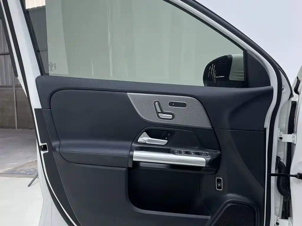 Mercedes-Benz GLA — миниатюра 24