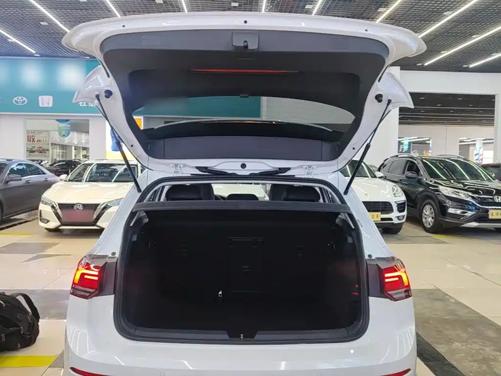 Volkswagen Golf — миниатюра 19