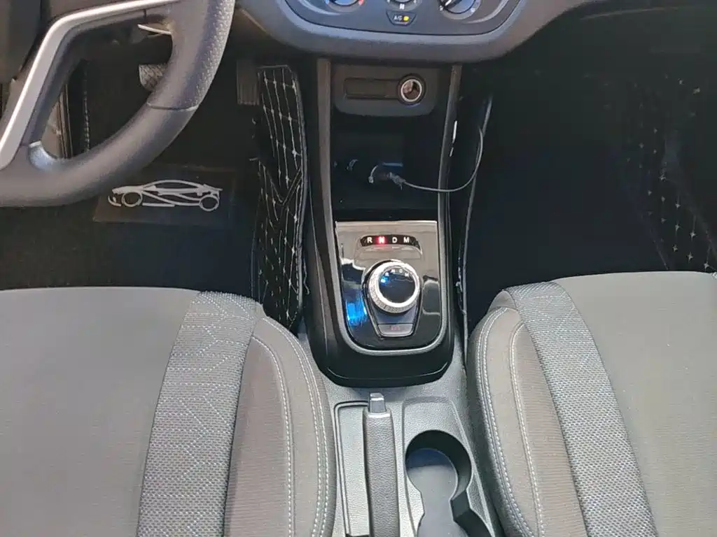 Baojun 310W — миниатюра 14